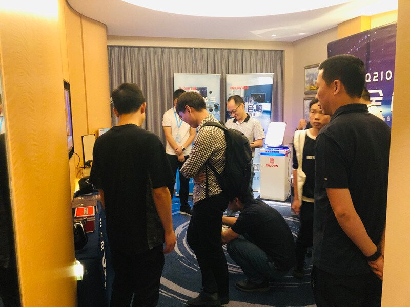 現(xiàn)場(chǎng)體驗(yàn)Q210智能全能王客廳影院效果