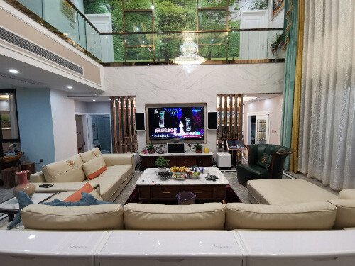 <b>簡單幾步，教你把客廳變成影K娛樂空間！</b>